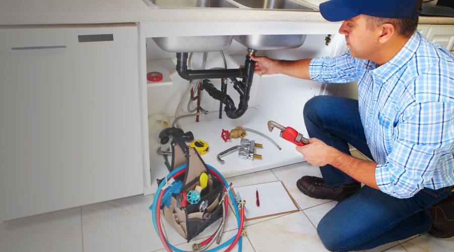 Expert burst pipe repair services in Leggett, TX